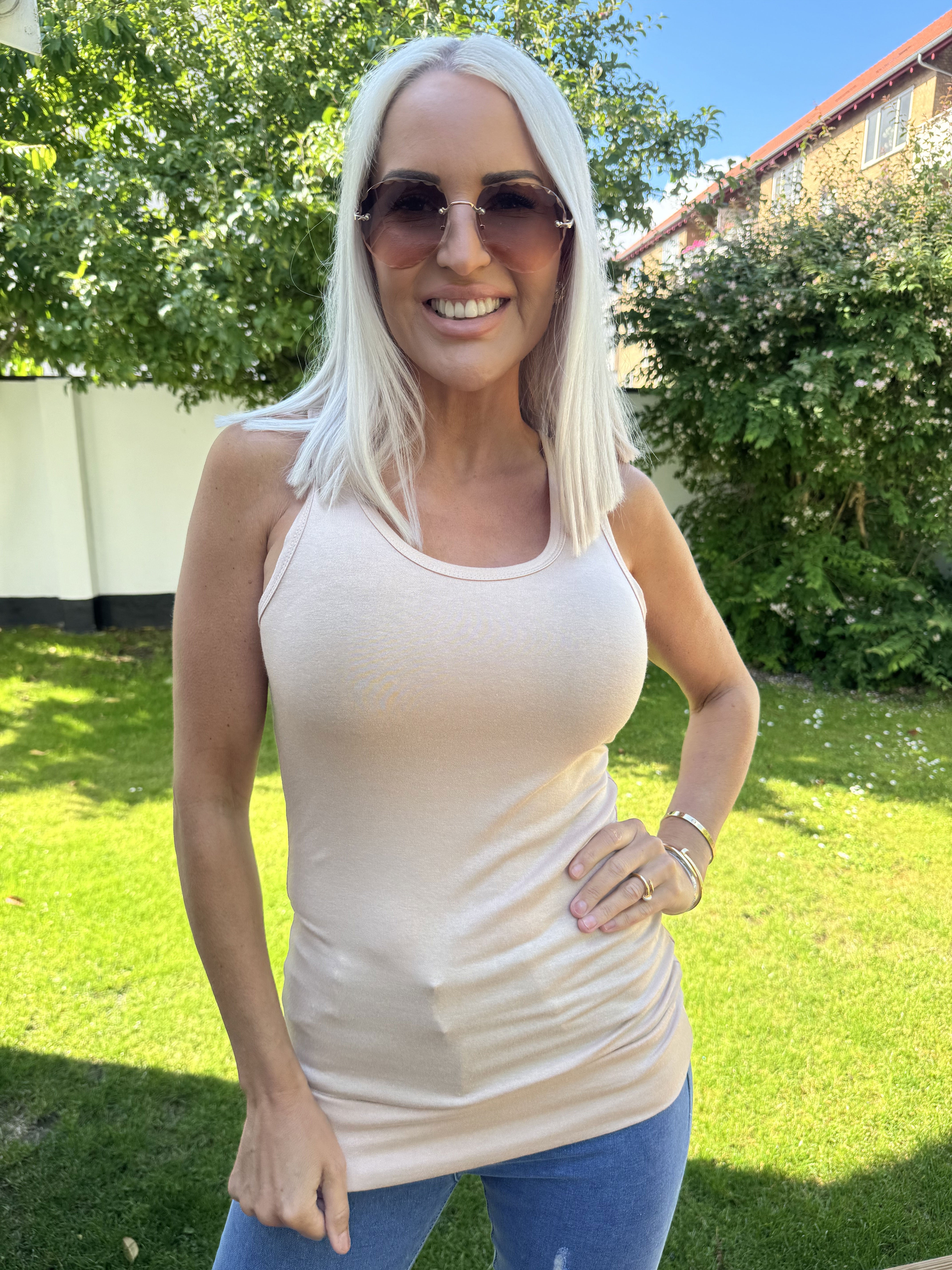 Talula - Basic topp i ventilerande material